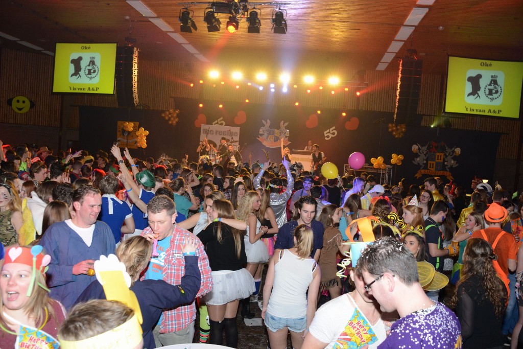 ../Images/Jubileum feest 5x11 237.jpg
